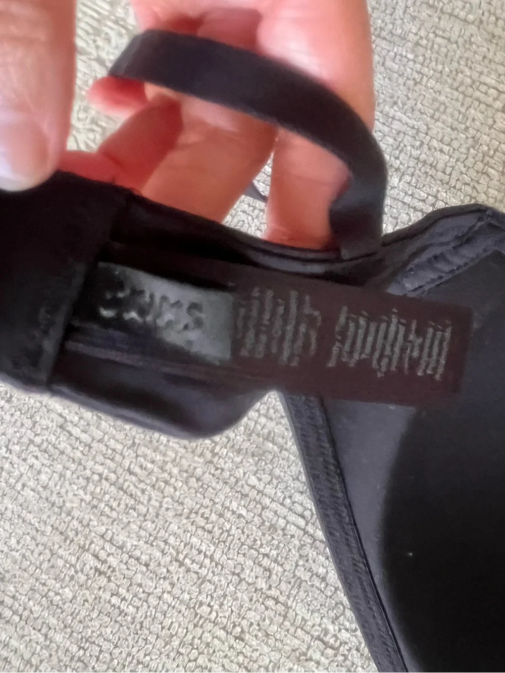Skims wireless tshirt bra 32C black - Picture 5 of 5